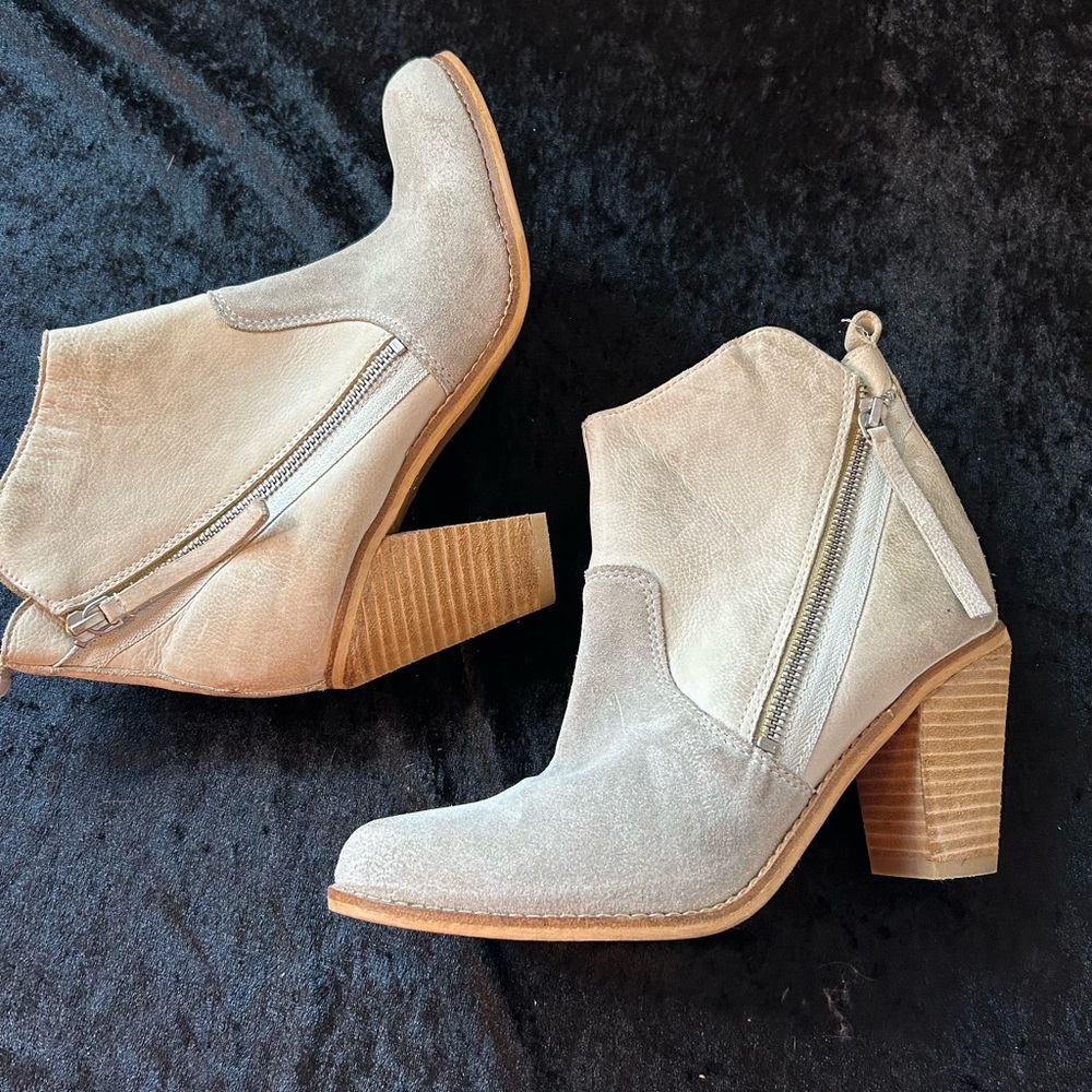 Diba True Womens Size 8 Medium Shady Tree Heeled Suede Leather Zip Up Bootie